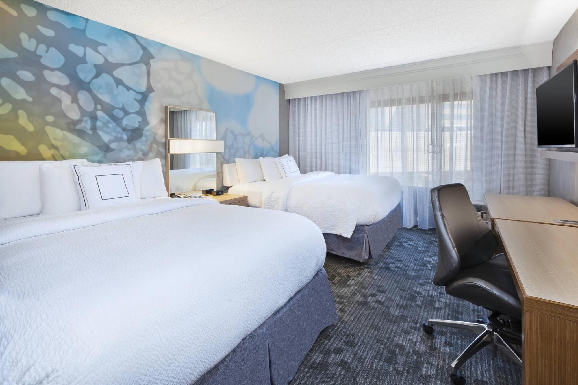 Courtyard By Marriott Secaucus Meadowlands Hotel Exterior photo
