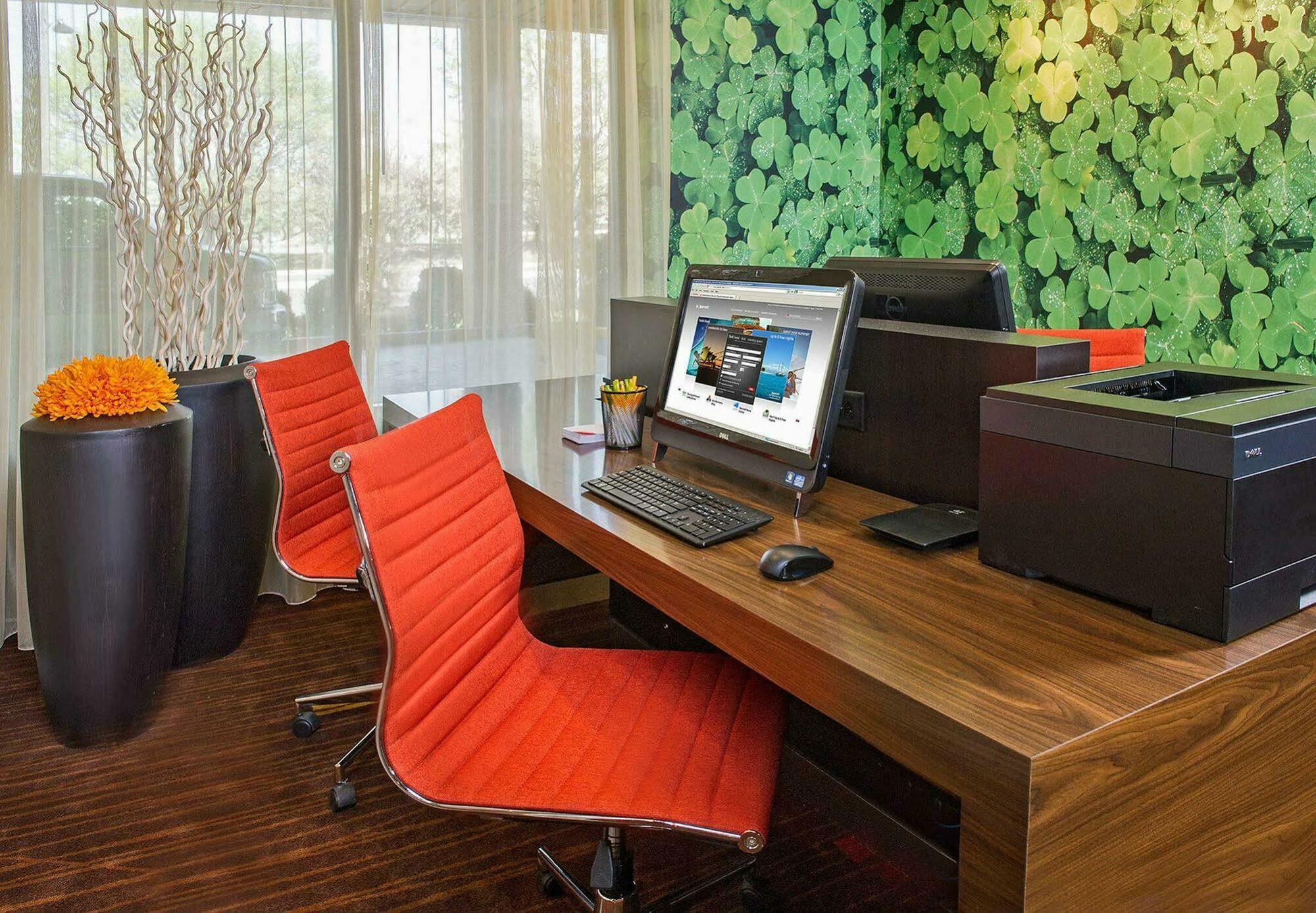 Courtyard By Marriott Secaucus Meadowlands Hotel Exterior photo